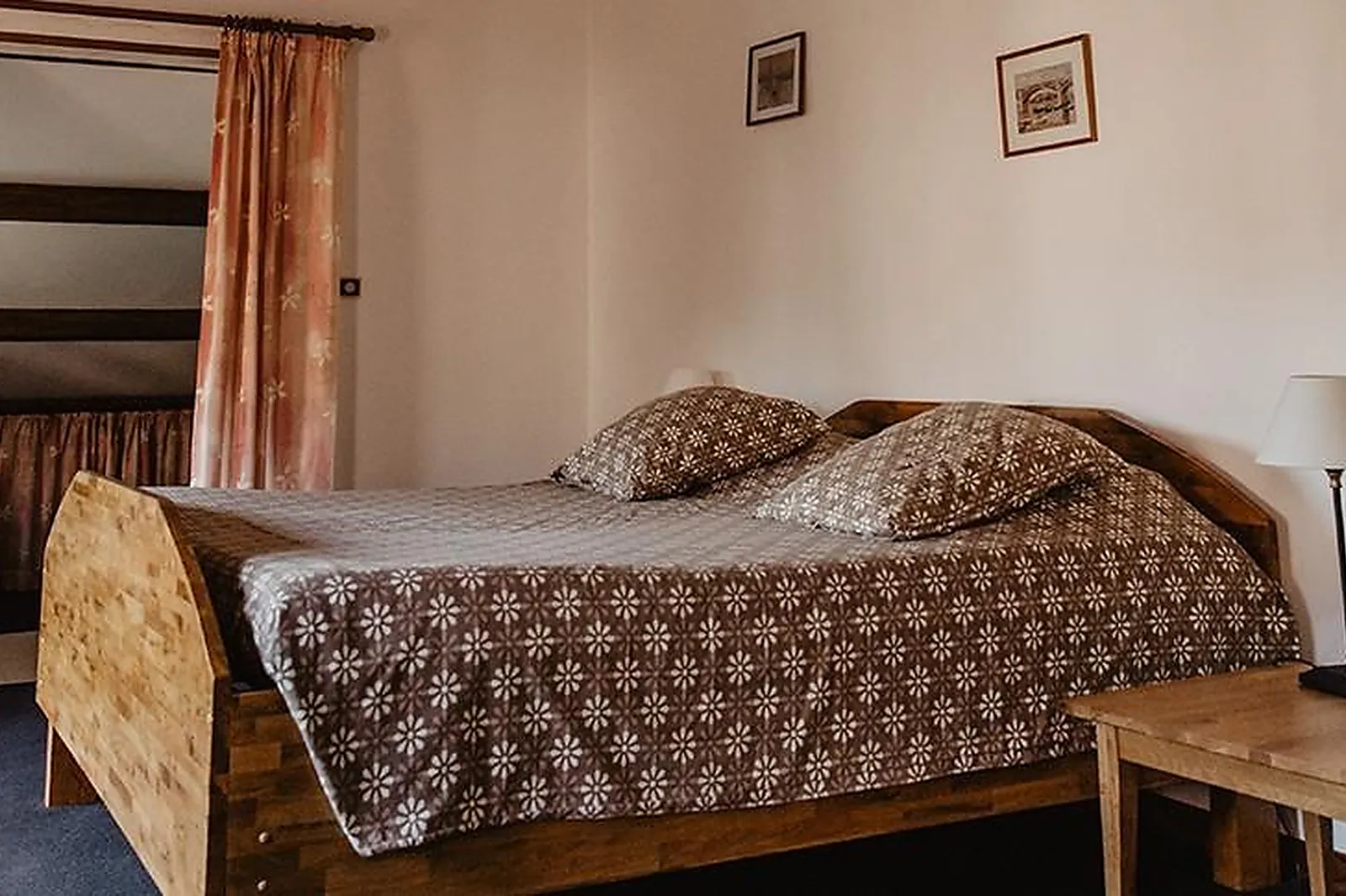 Lieux événementiels, LES CHARMILLES DE MORMAL