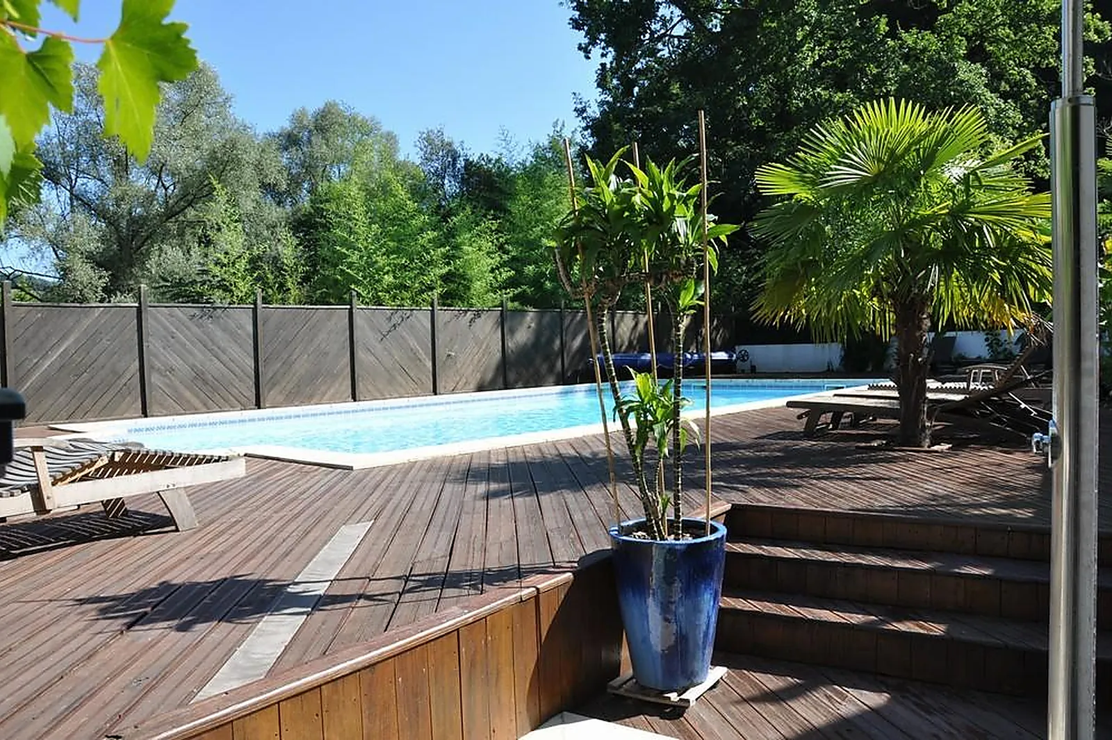 Lieux événementiels, LES COLLINES IDUKI