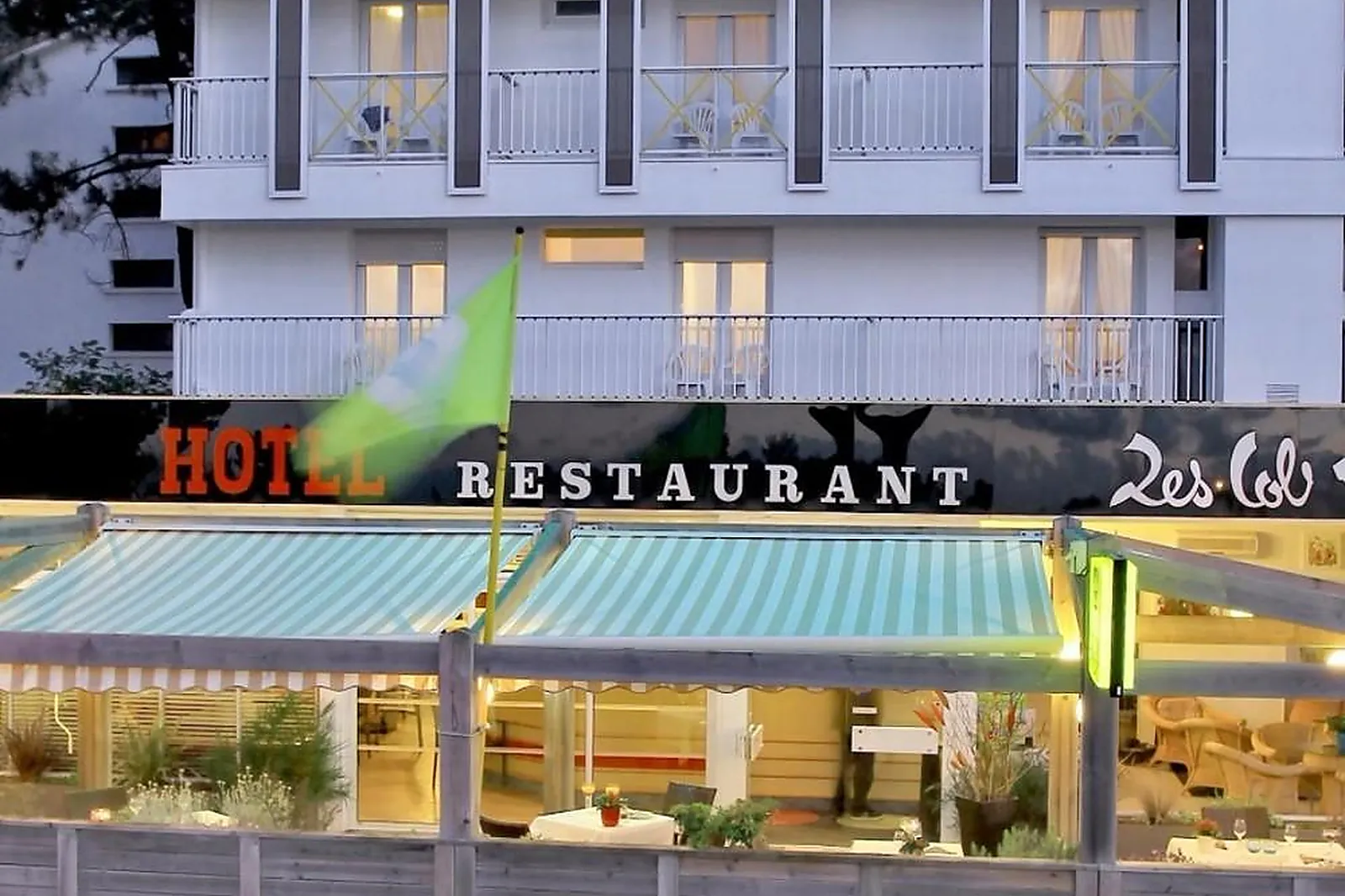 Lieux événementiels, LES COLS VERTS