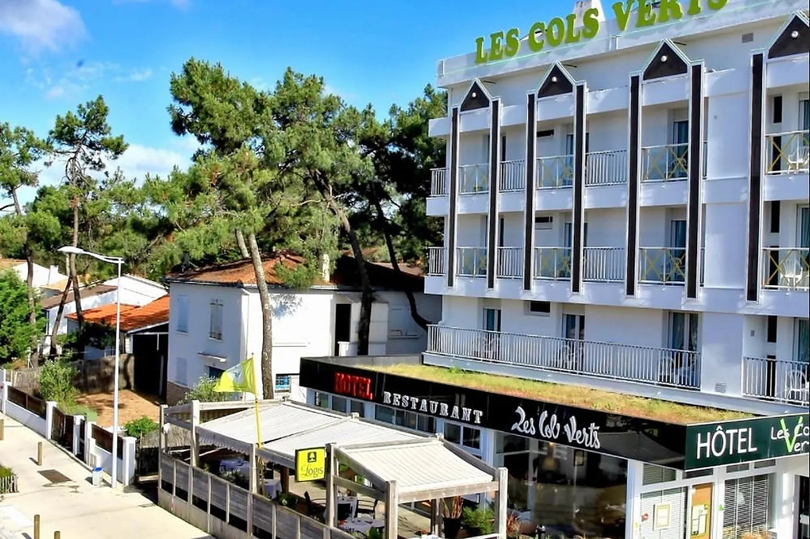 Lieux événementiels, LES COLS VERTS