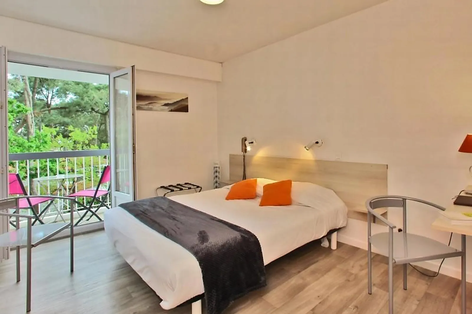 Lieux événementiels, LES COLS VERTS