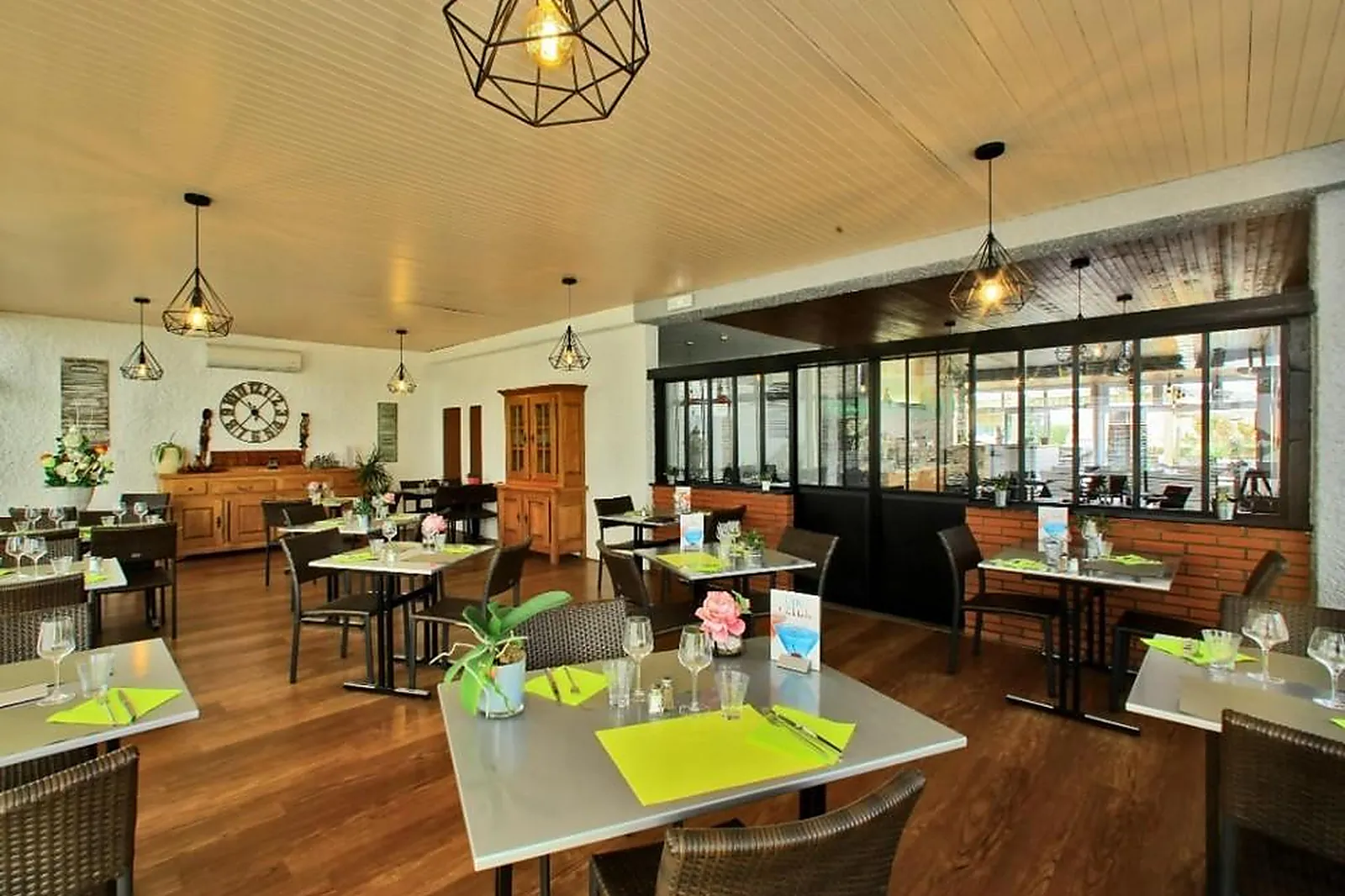 Lieux événementiels, LES COLS VERTS