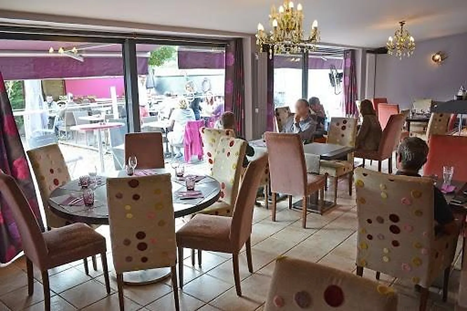 Lieux événementiels, LES COULISSES