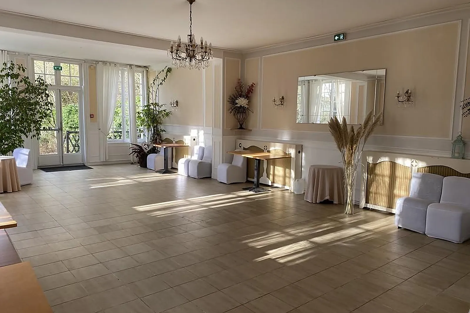 Lieux événementiels, LES DOMAINES DE GASTON