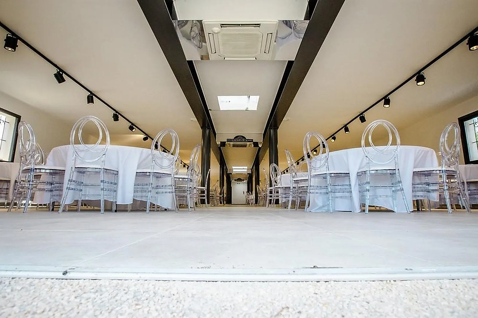 Lieux événementiels, LES DOMAINES DE MANEL