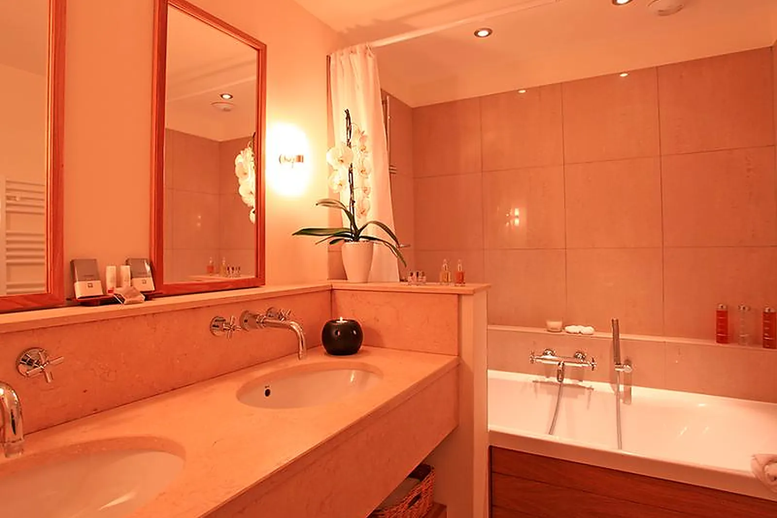 Lieux événementiels, LES DOMAINES DE SAINT-ENDRÉOL