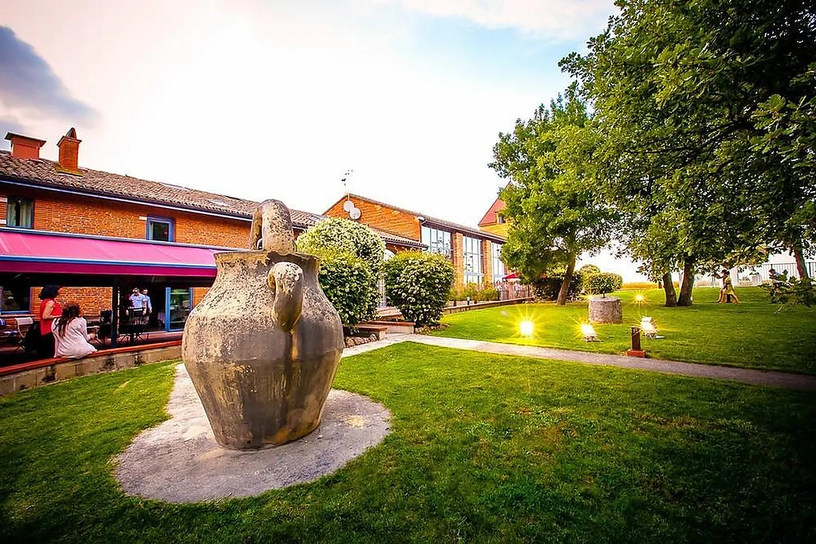 Lieux événementiels, LES ECURIES DE LA TOUR