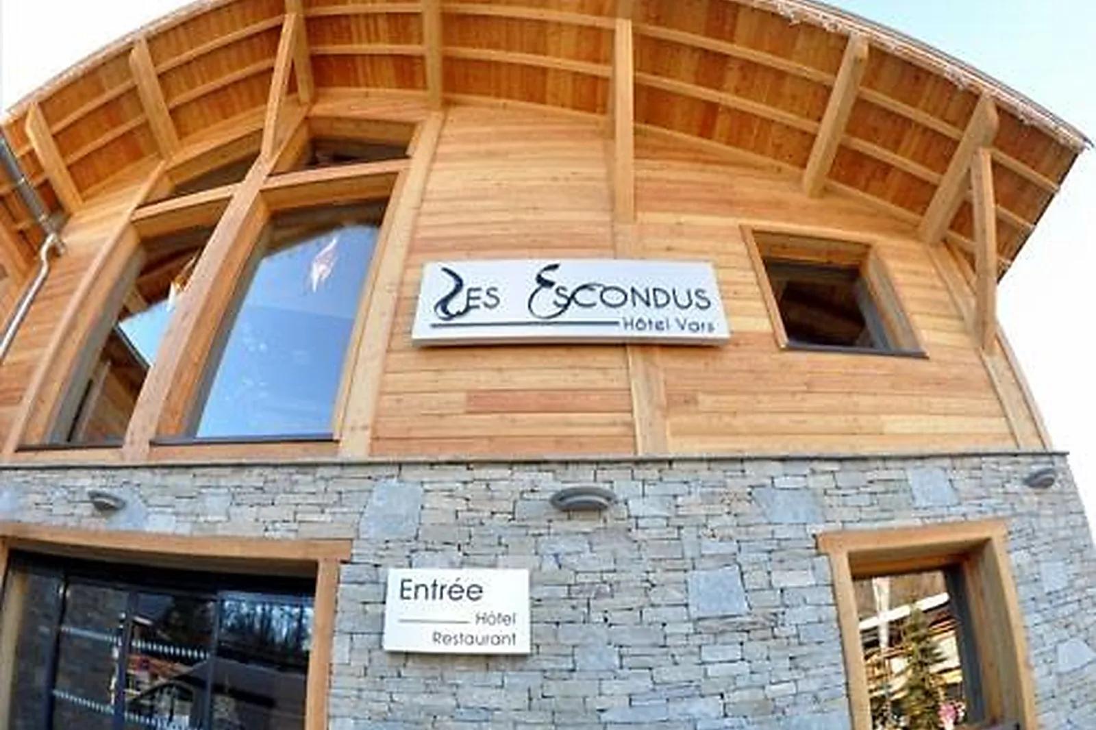 Lieux événementiels, LES ESCONDUS