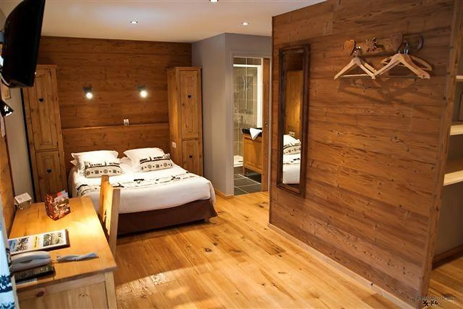 Lieux événementiels, LES ESCONDUS