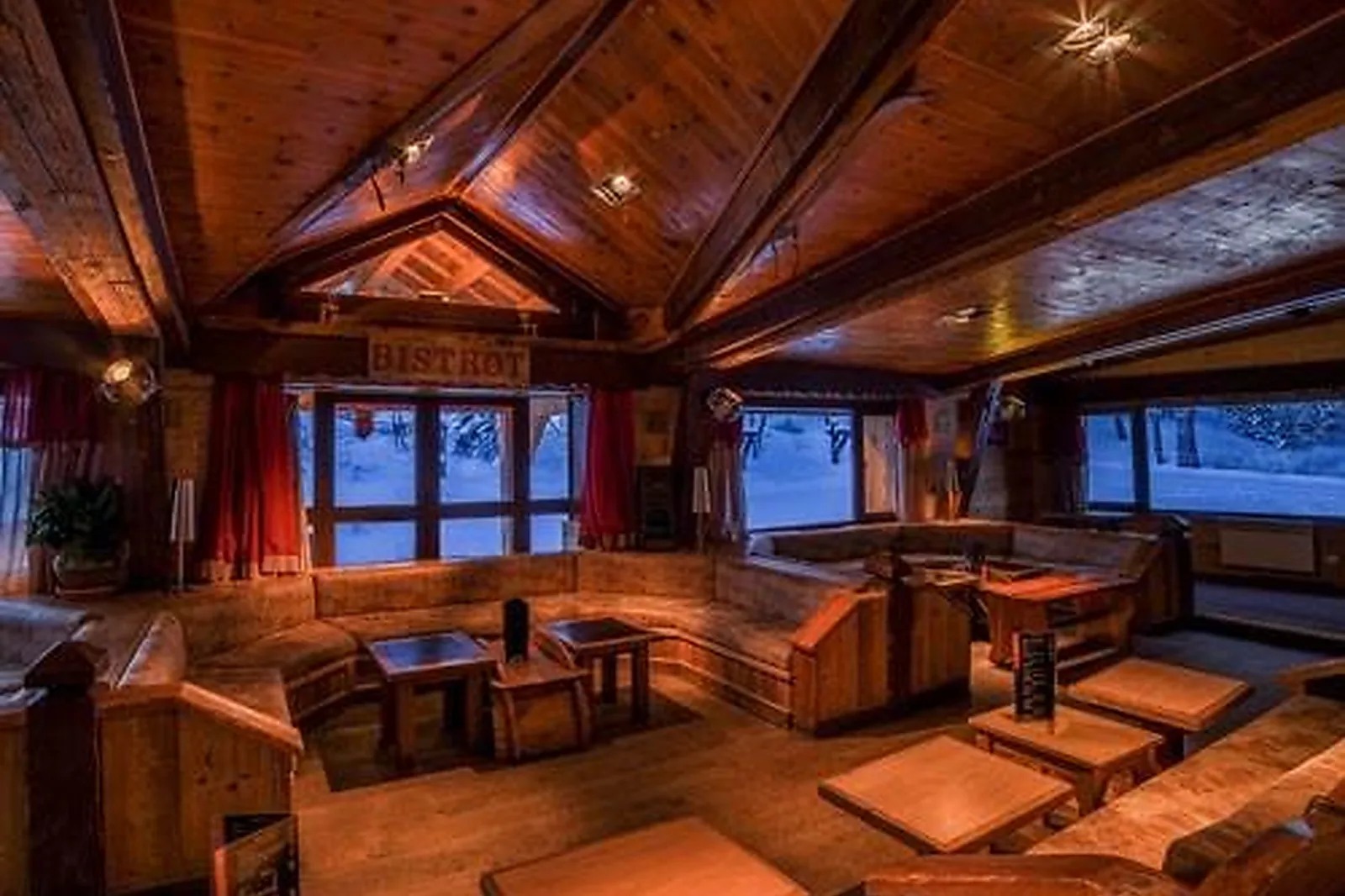 Lieux événementiels, LES ESCONDUS