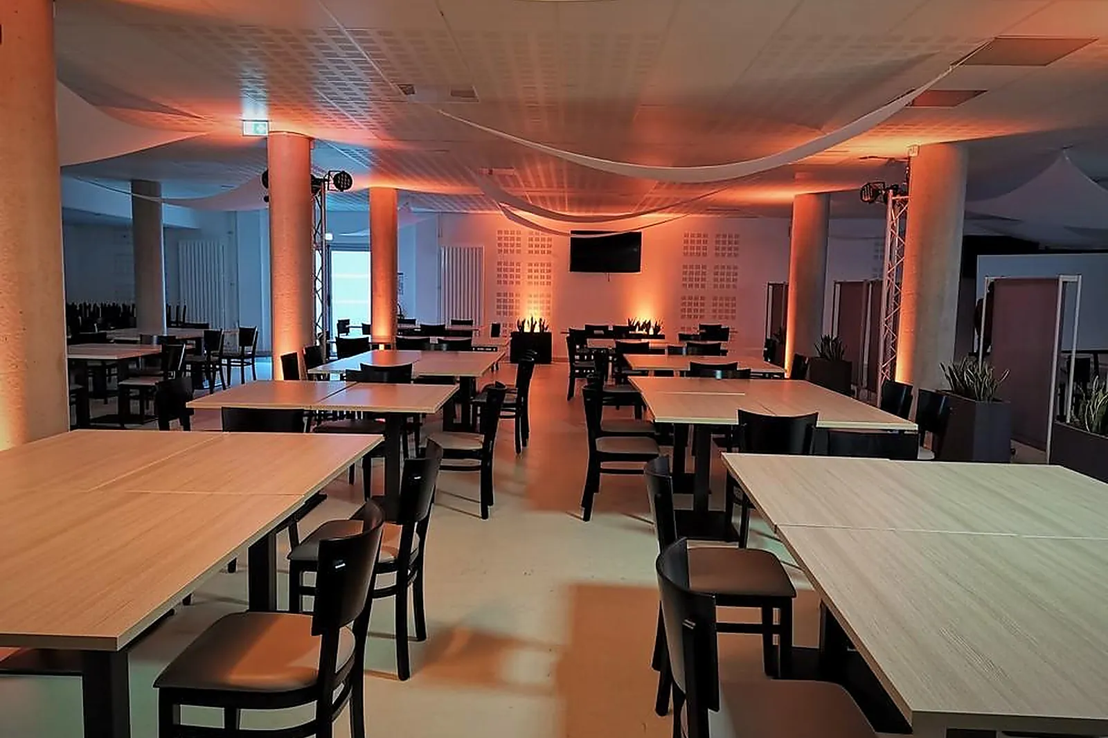 Lieux événementiels, LES ESPACES VIP DU PRADO