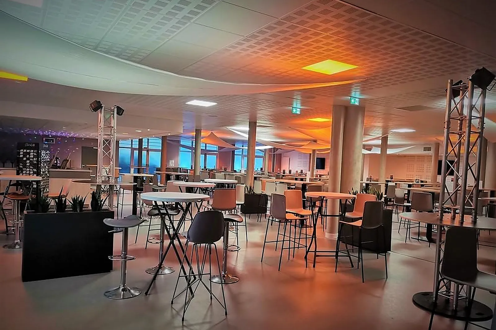 Lieux événementiels, LES ESPACES VIP DU PRADO