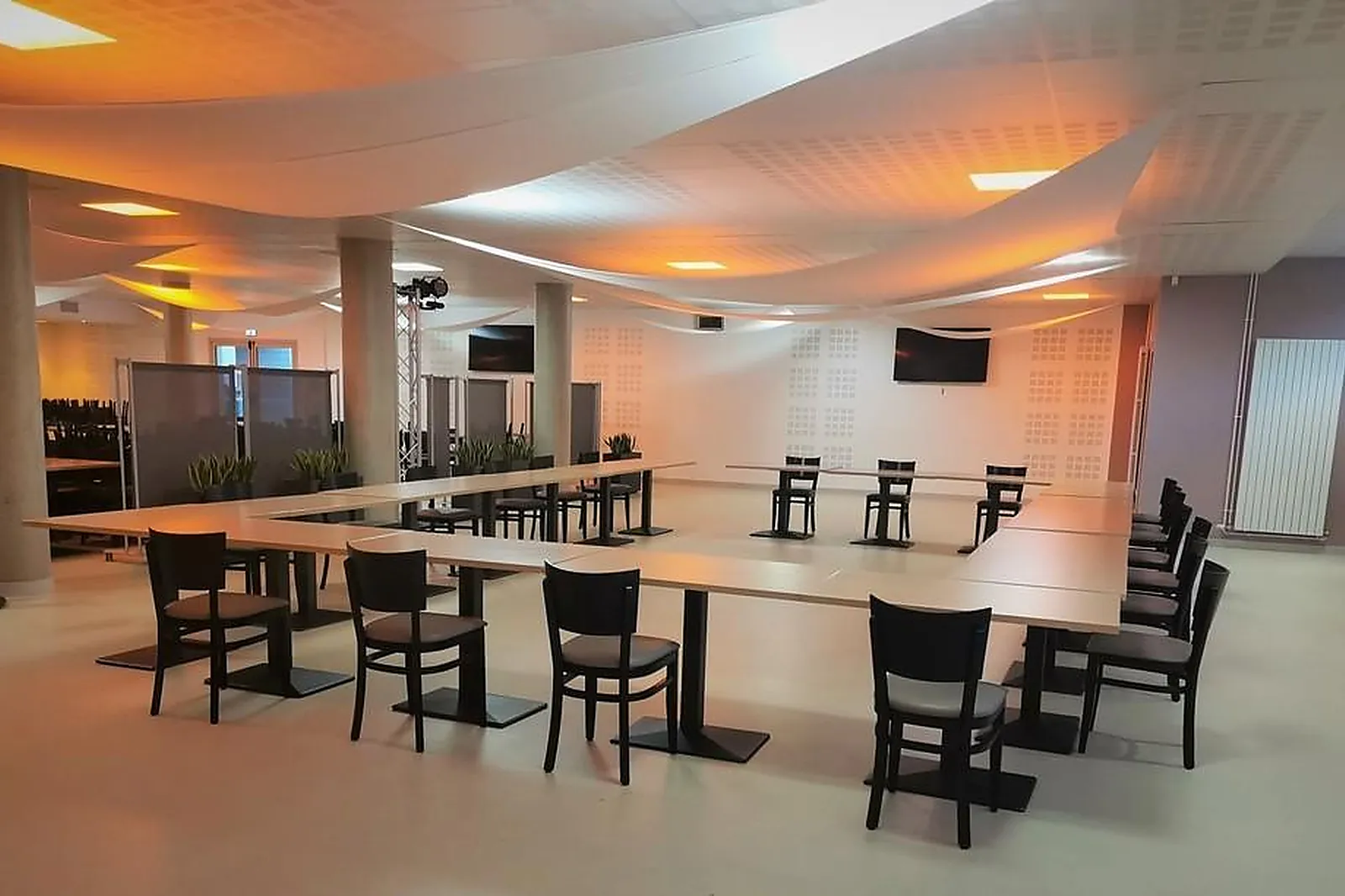 Lieux événementiels, LES ESPACES VIP DU PRADO