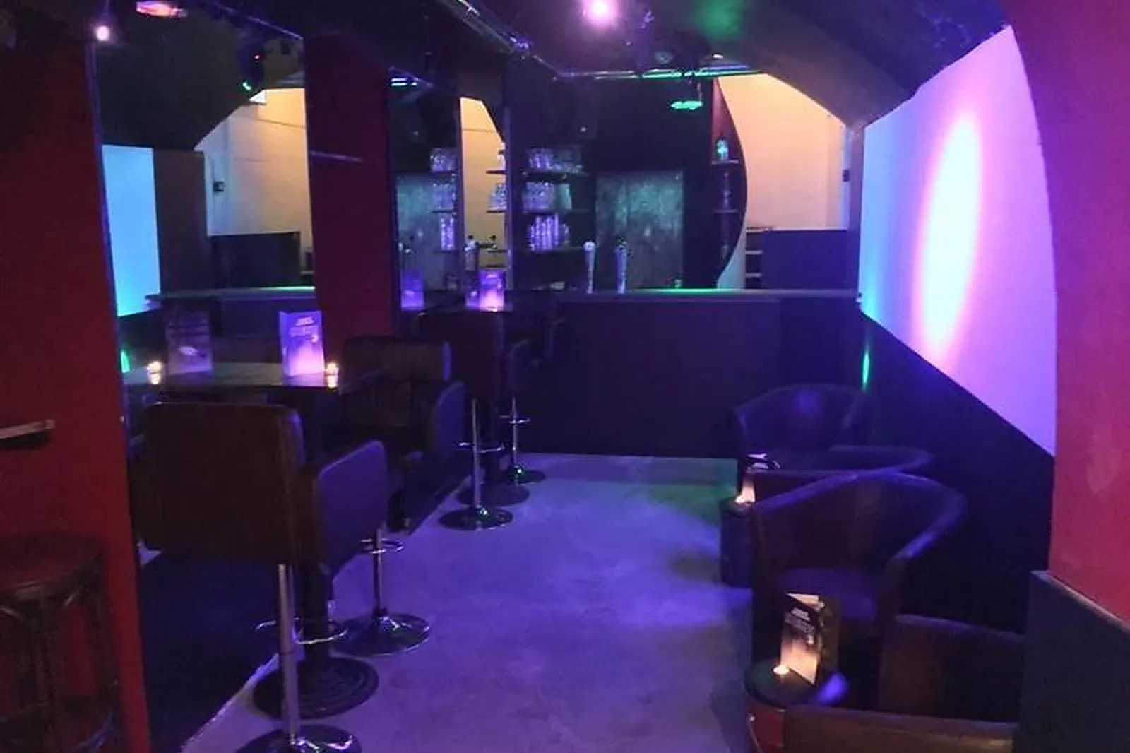 Lieux événementiels, LES FLINGUEURS