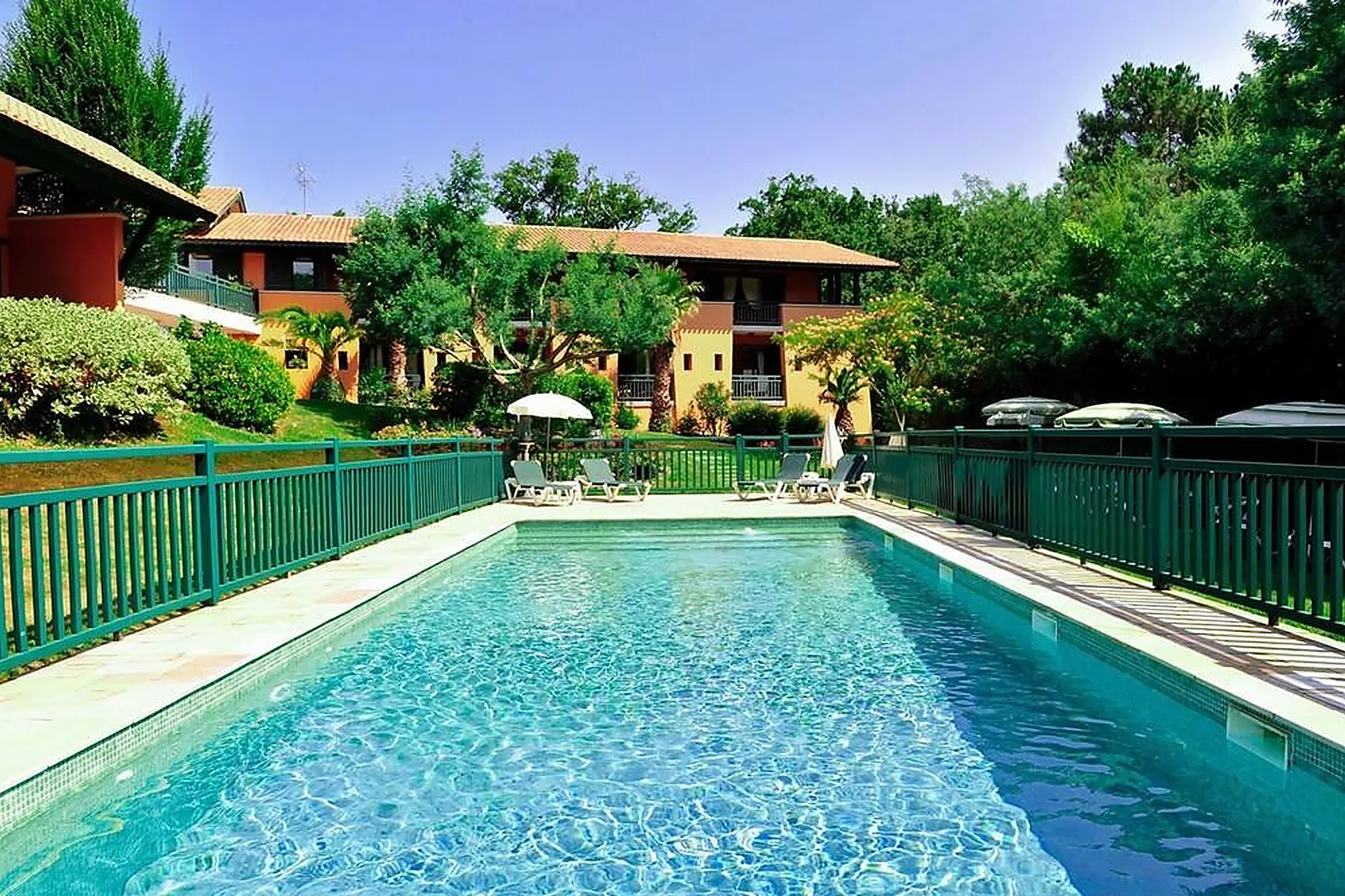 Lieux événementiels, LES FRÈRES IBARBOURE