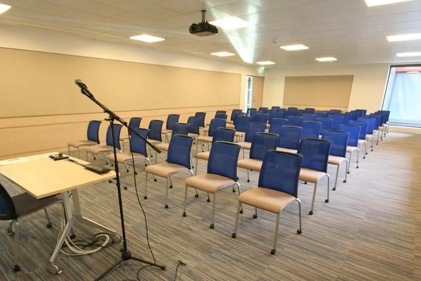 Lieux événementiels, LES GÂTINES