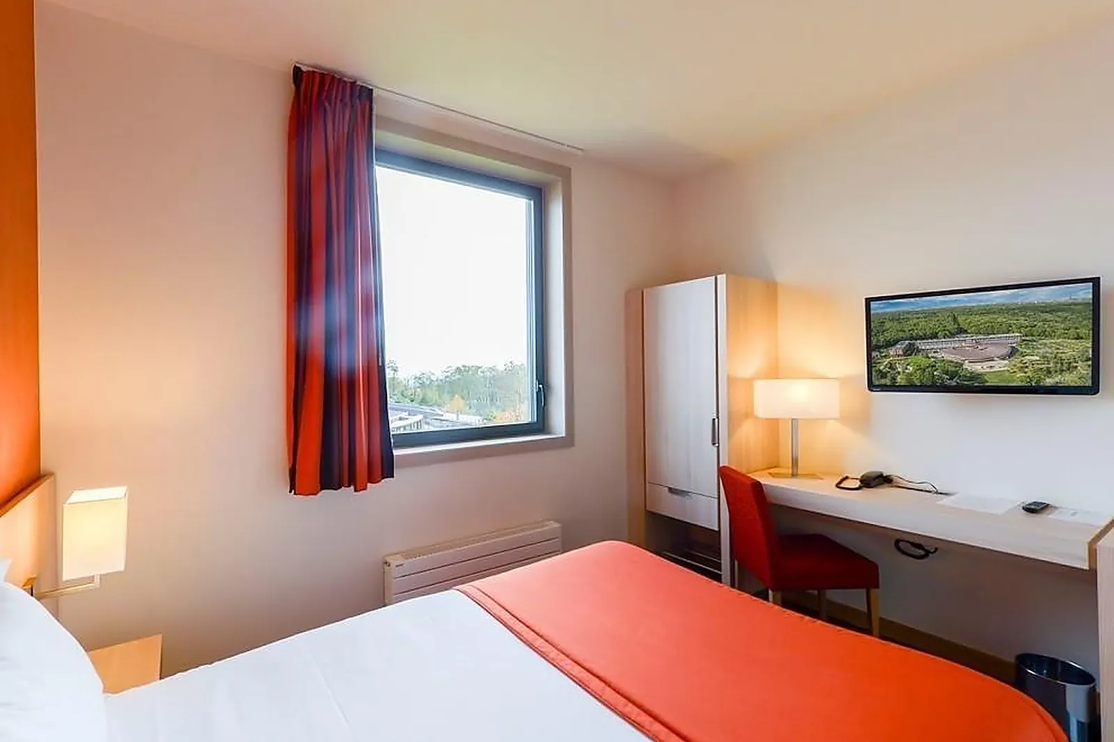 Lieux événementiels, LES GÂTINES