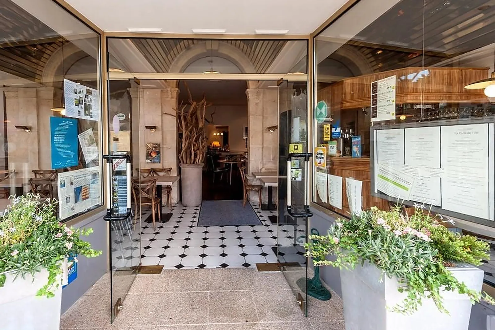 Lieux événementiels, LES GLYCINES