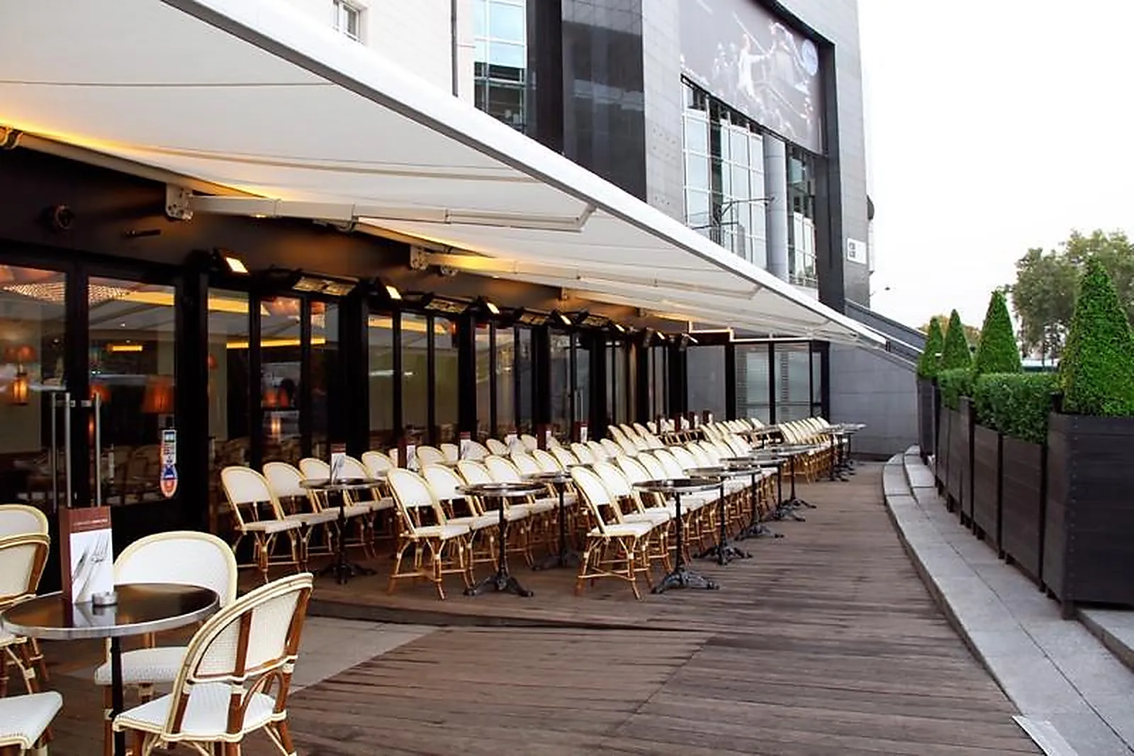 Lieux événementiels, LES GRANDES MARCHES