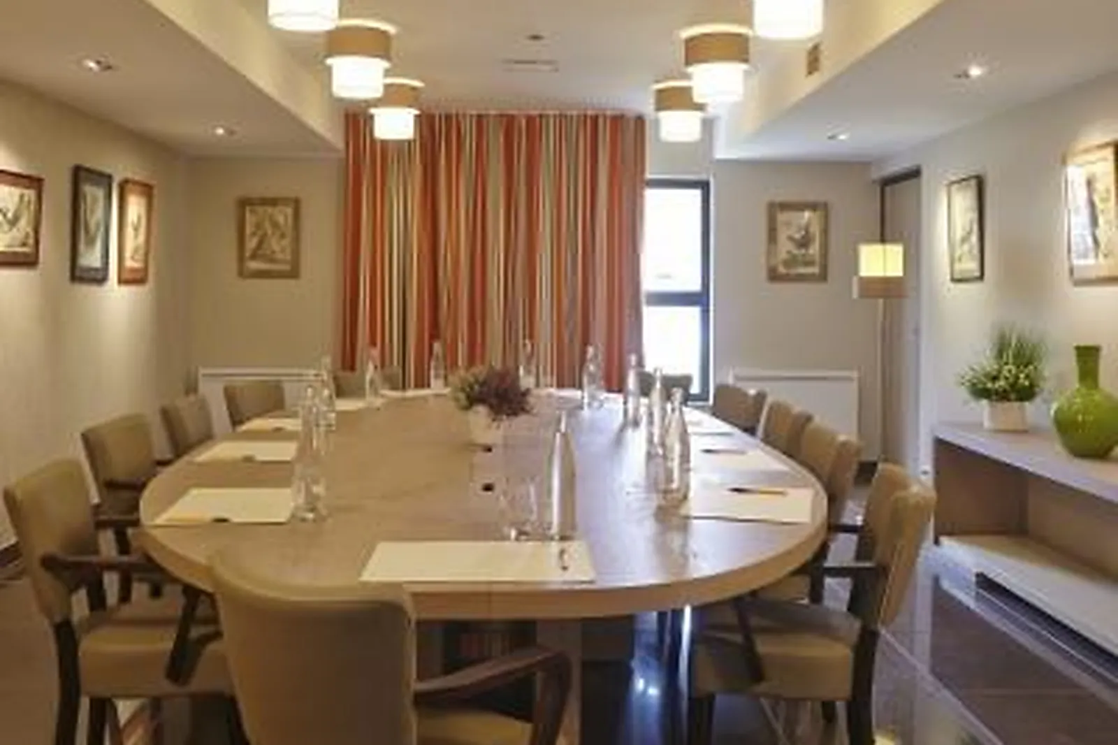 Lieux événementiels, LES HERBES FOLLES MAUREGARD