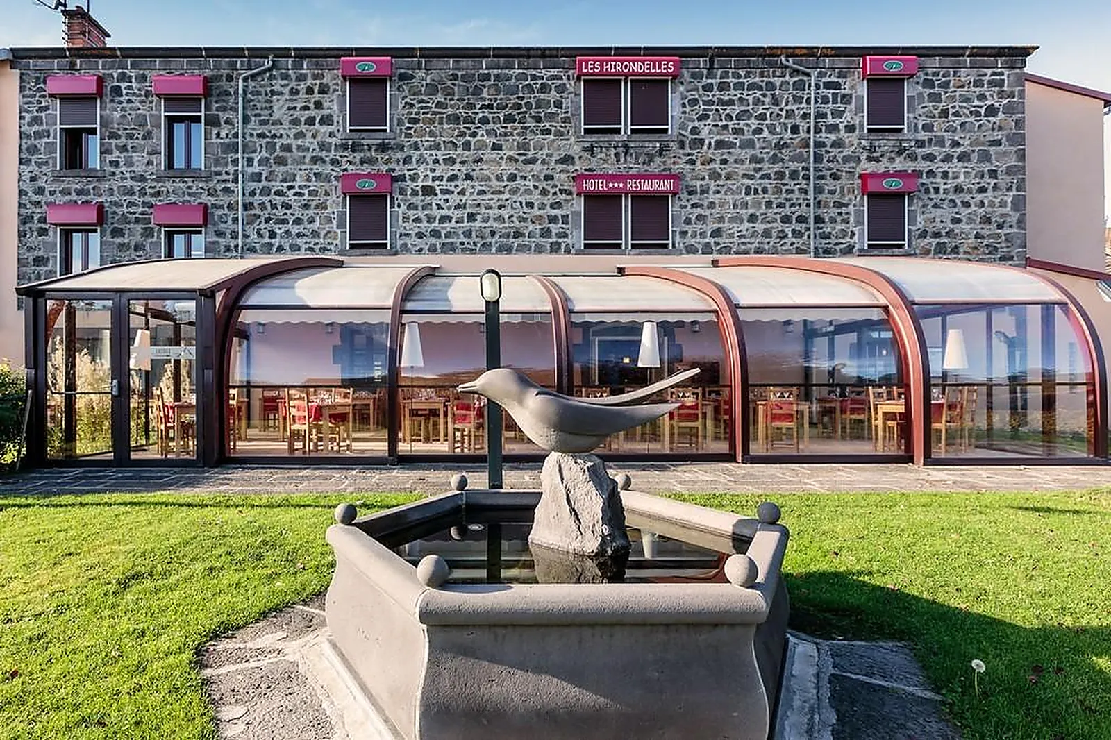 Lieux événementiels, LES HIRONDELLES