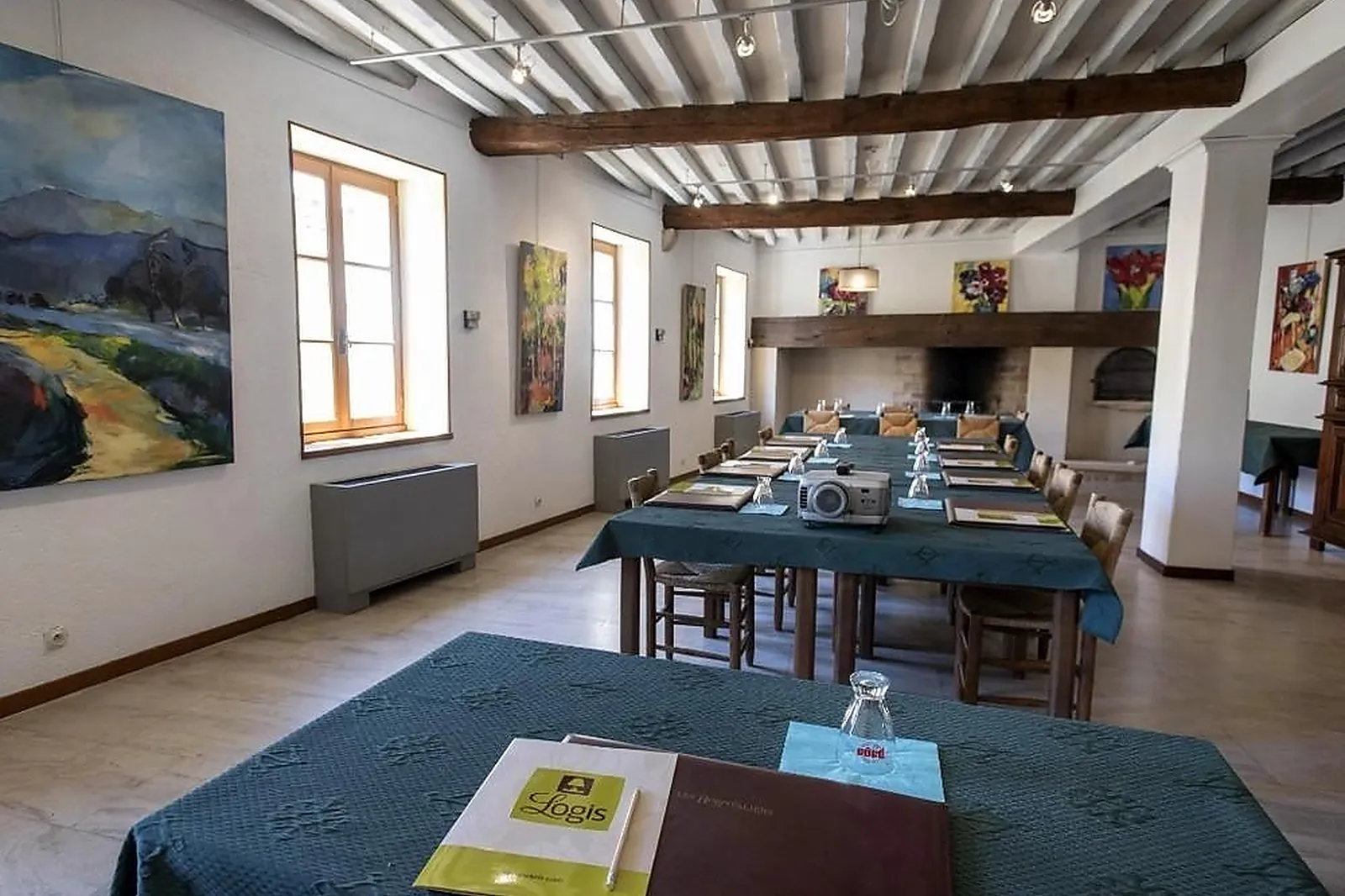 Lieux événementiels, LES HOSPITALIERS