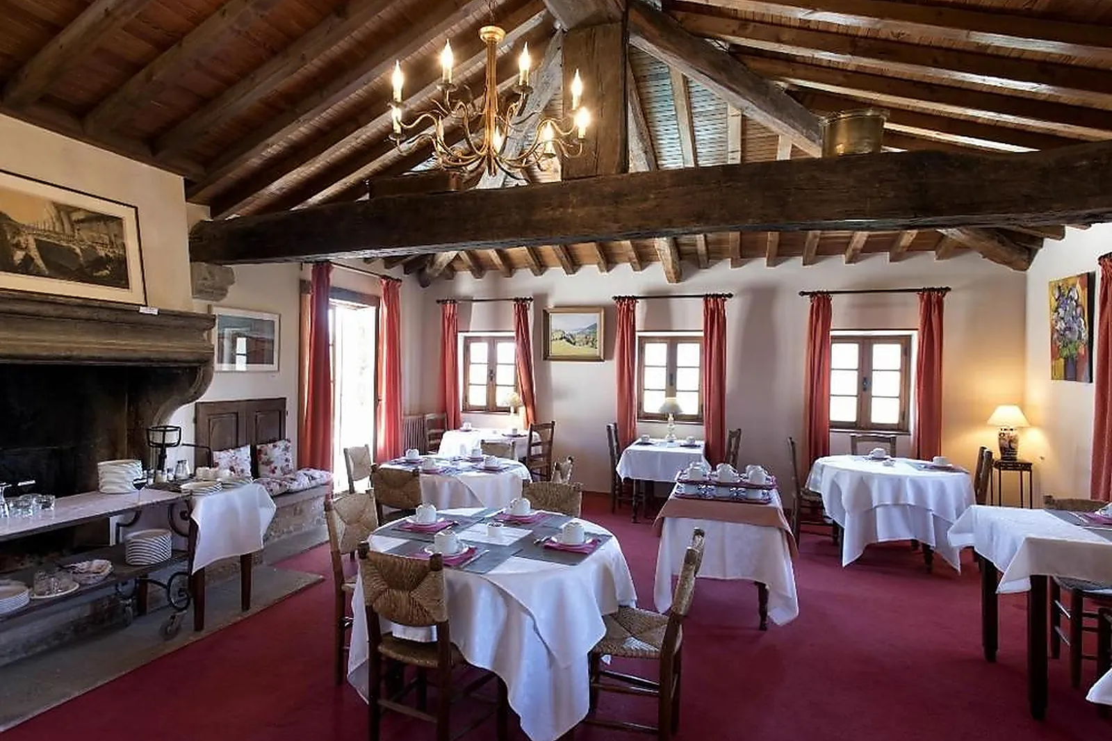 Lieux événementiels, LES HOSPITALIERS