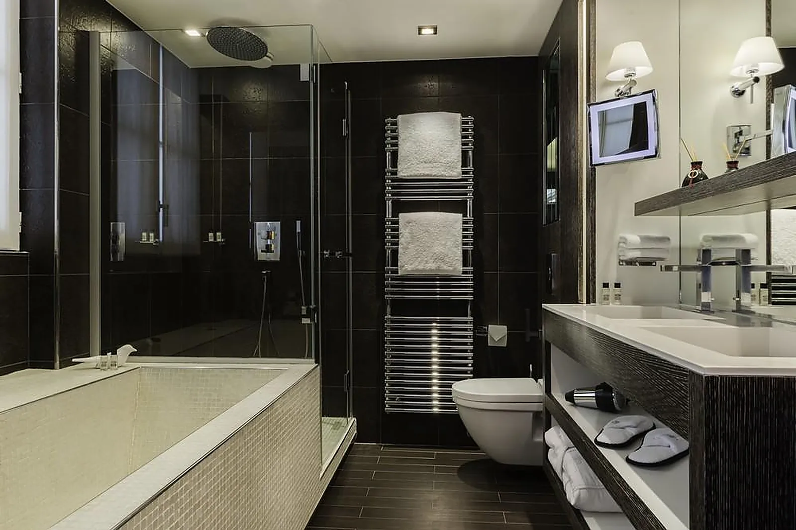 Lieux événementiels, LES JARDINS DE LA VILLA