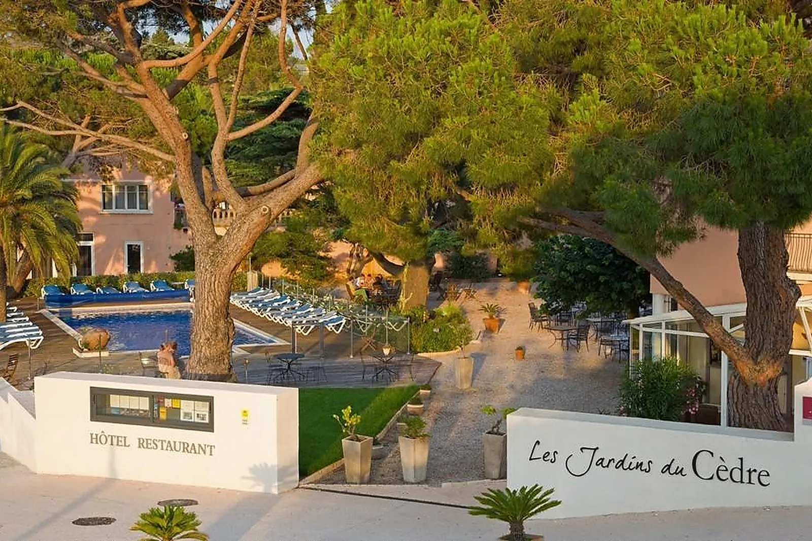 Lieux événementiels, LES JARDINS DU CÈDRE