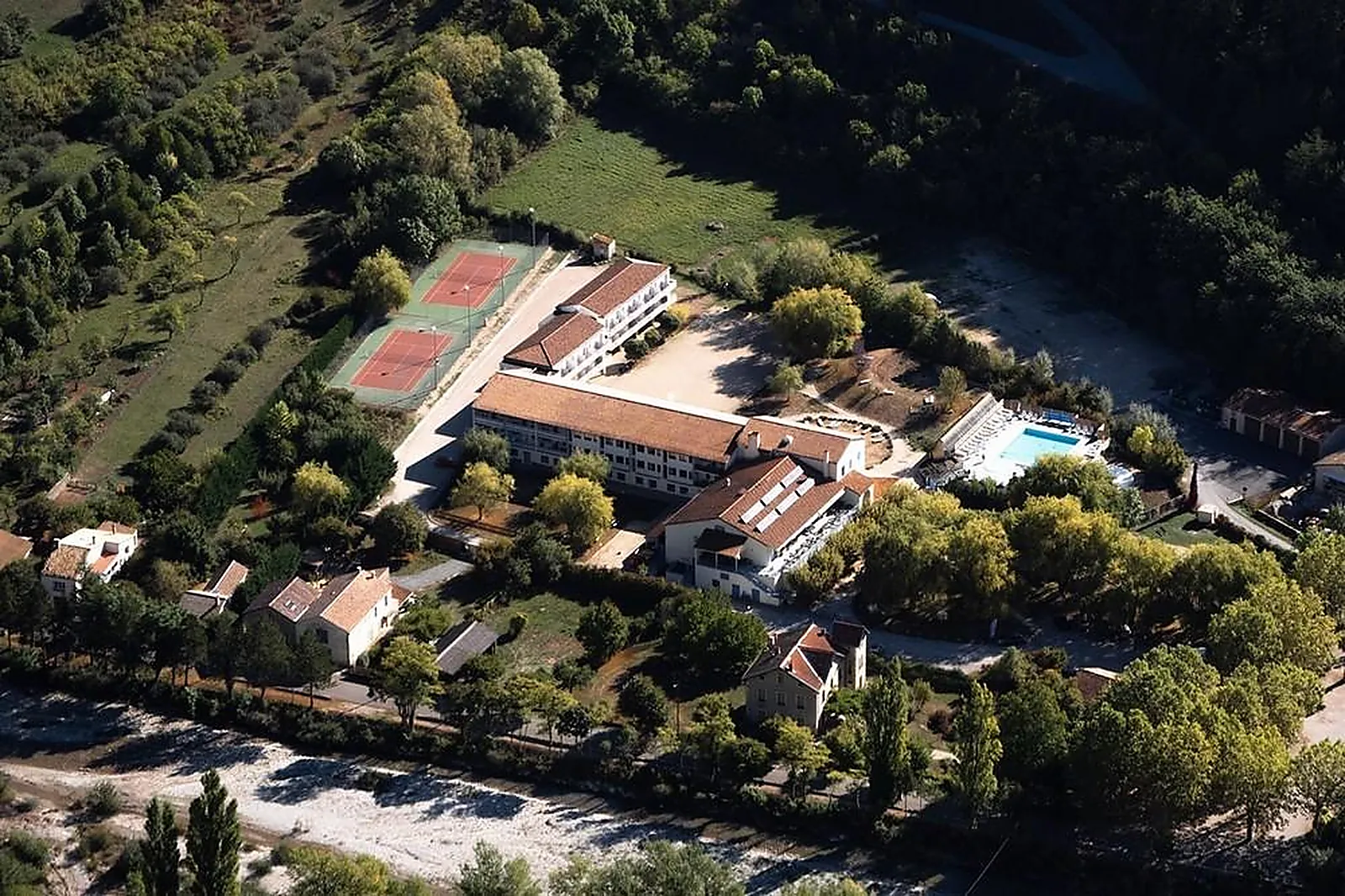 Lieux événementiels, LES LAVANDES DRÔME PROVENÇALE