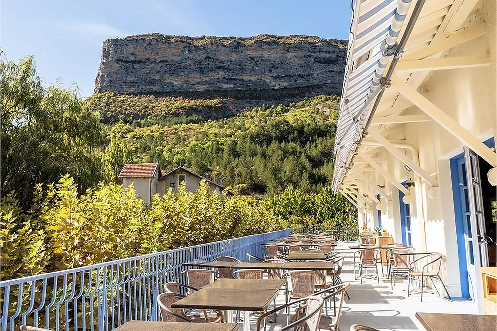 Lieux événementiels, LES LAVANDES DRÔME PROVENÇALE