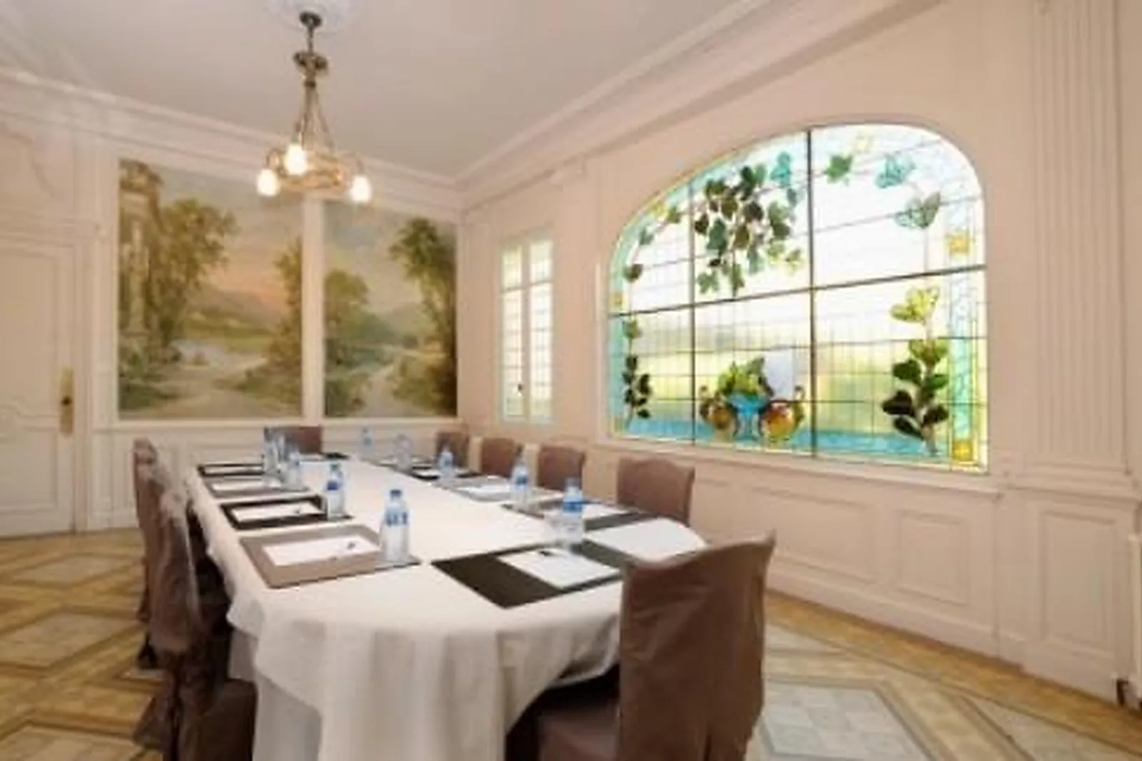 Lieux événementiels, LES MAISONS DU BONHEUR