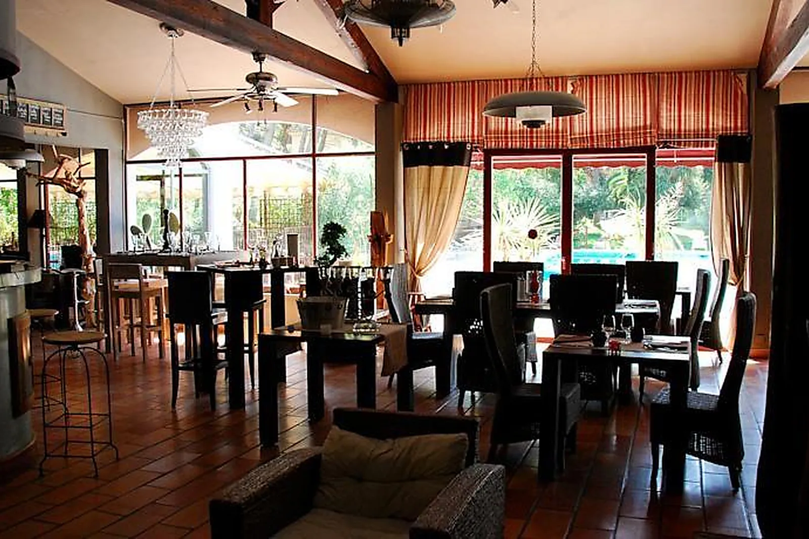 Lieux événementiels, LES MAZETS DES ROCHES