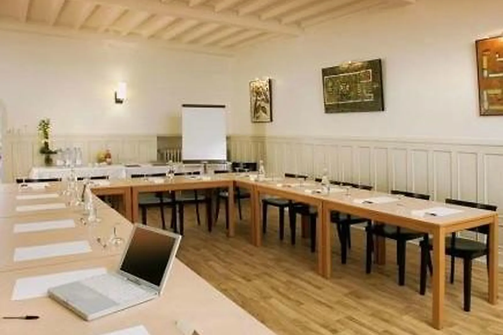 Lieux événementiels, LES NÉGOCIANTS