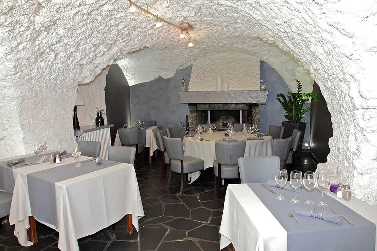 Lieux événementiels, LES OLIVADES