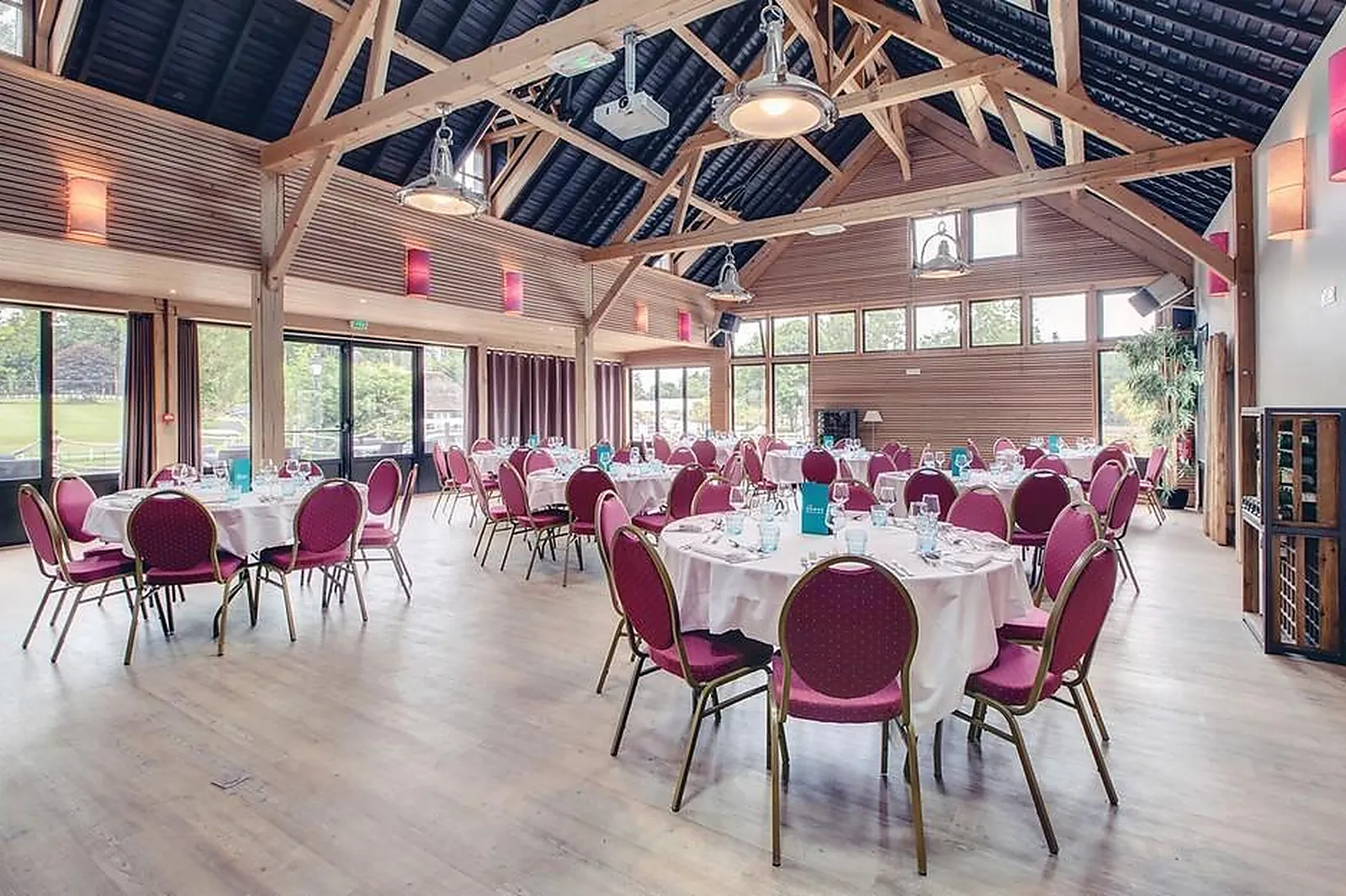 Lieux événementiels, LES ORMES, DOMAINE  RESORT