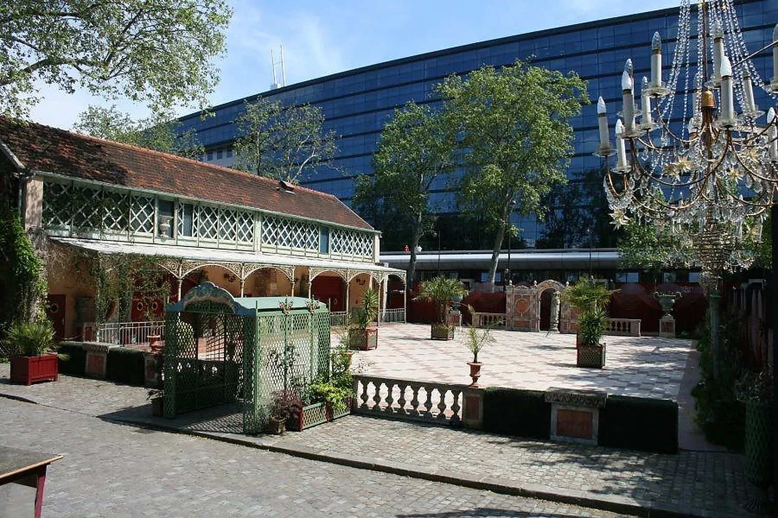 Lieux événementiels, LES PAVILLONS DE BERCY