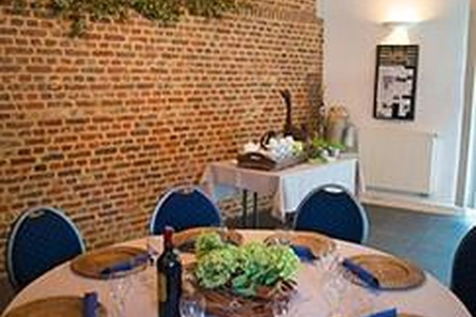 Lieux événementiels, LES PIERRES BLEUES