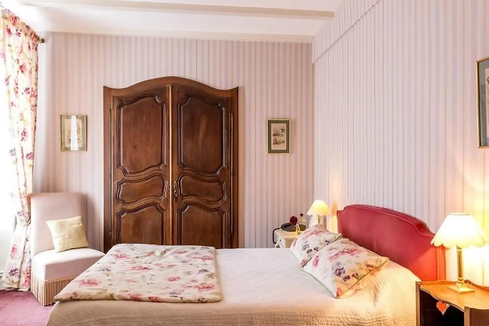 Lieux événementiels, LES PIGEONS BLANCS