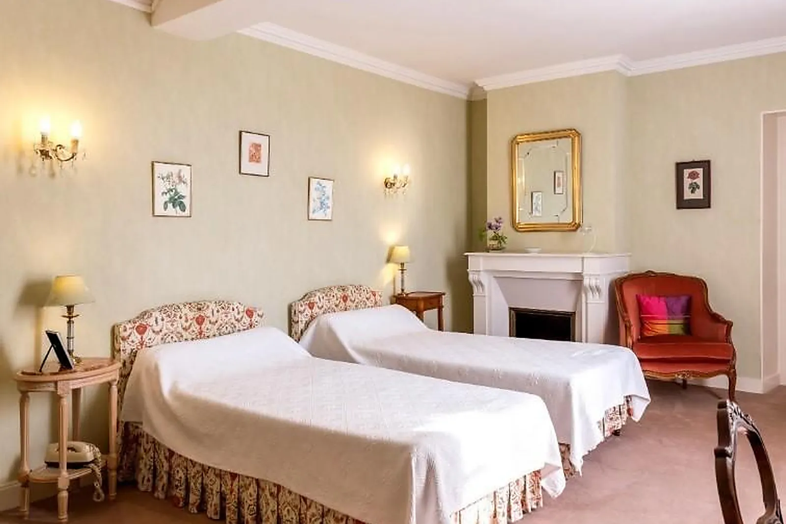 Lieux événementiels, LES PIGEONS BLANCS