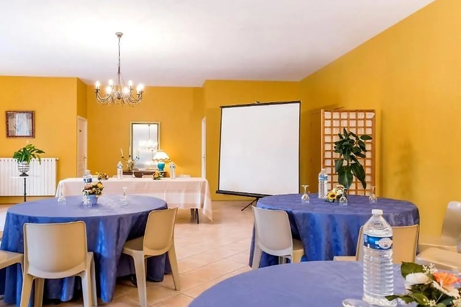 Lieux événementiels, LES PIGEONS BLANCS