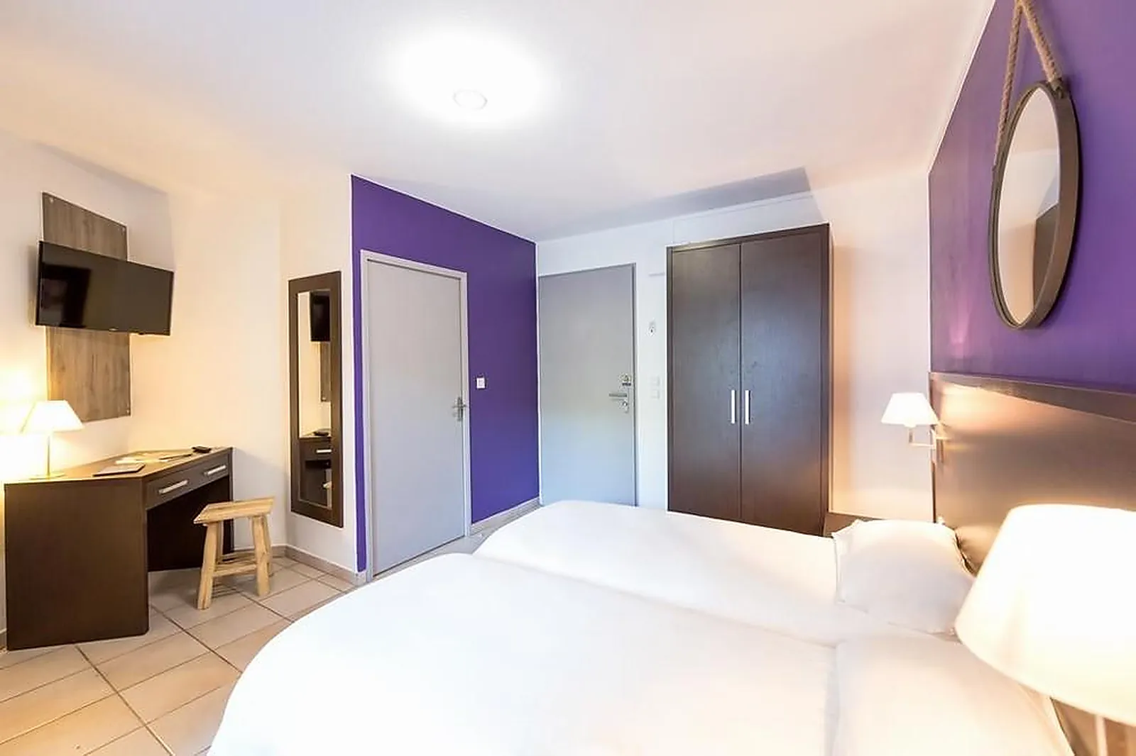 Lieux événementiels, LES PINS BLANCS