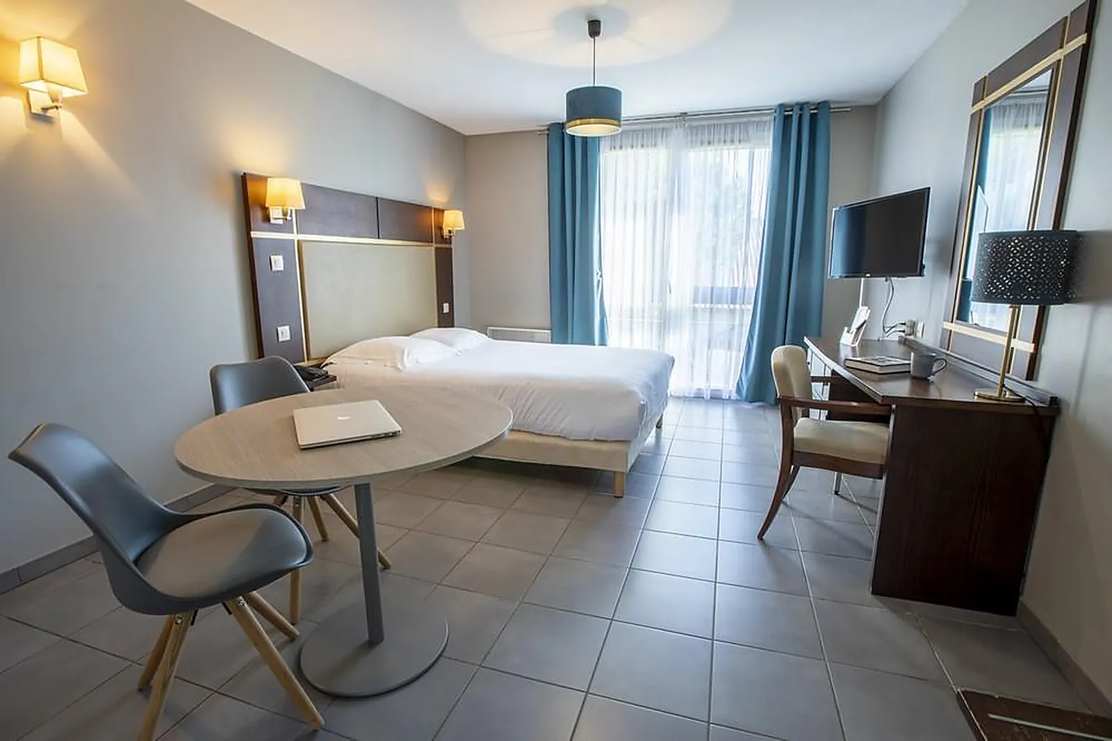 Lieux événementiels, LES PINS GALANTS