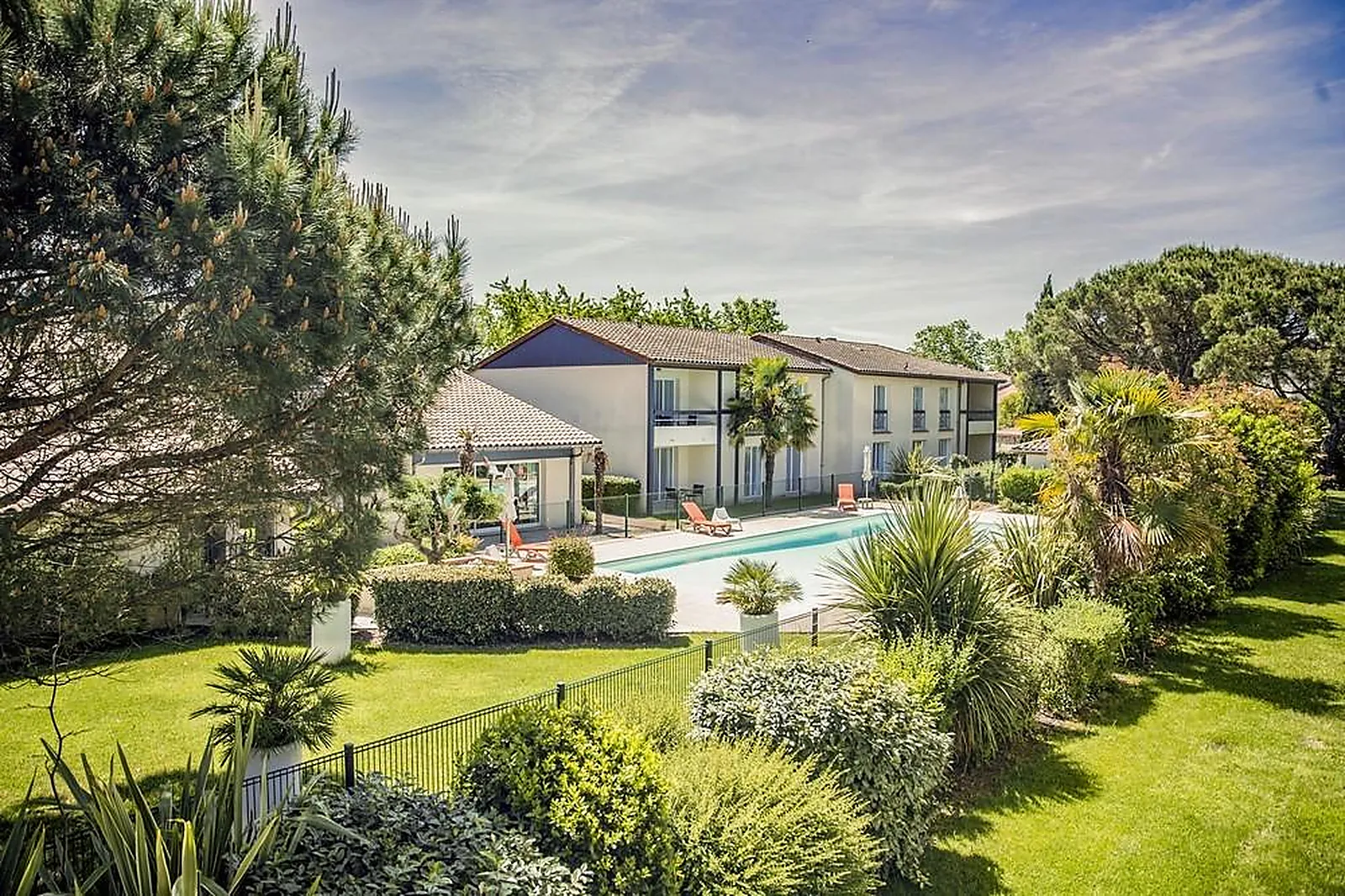 Lieux événementiels, LES PINS GALANTS