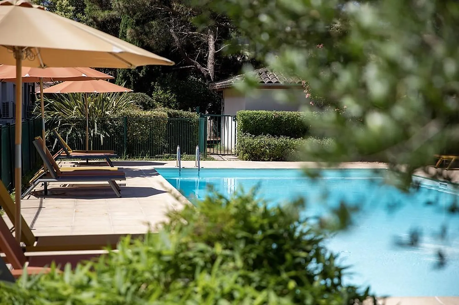 Lieux événementiels, LES PINS GALANTS