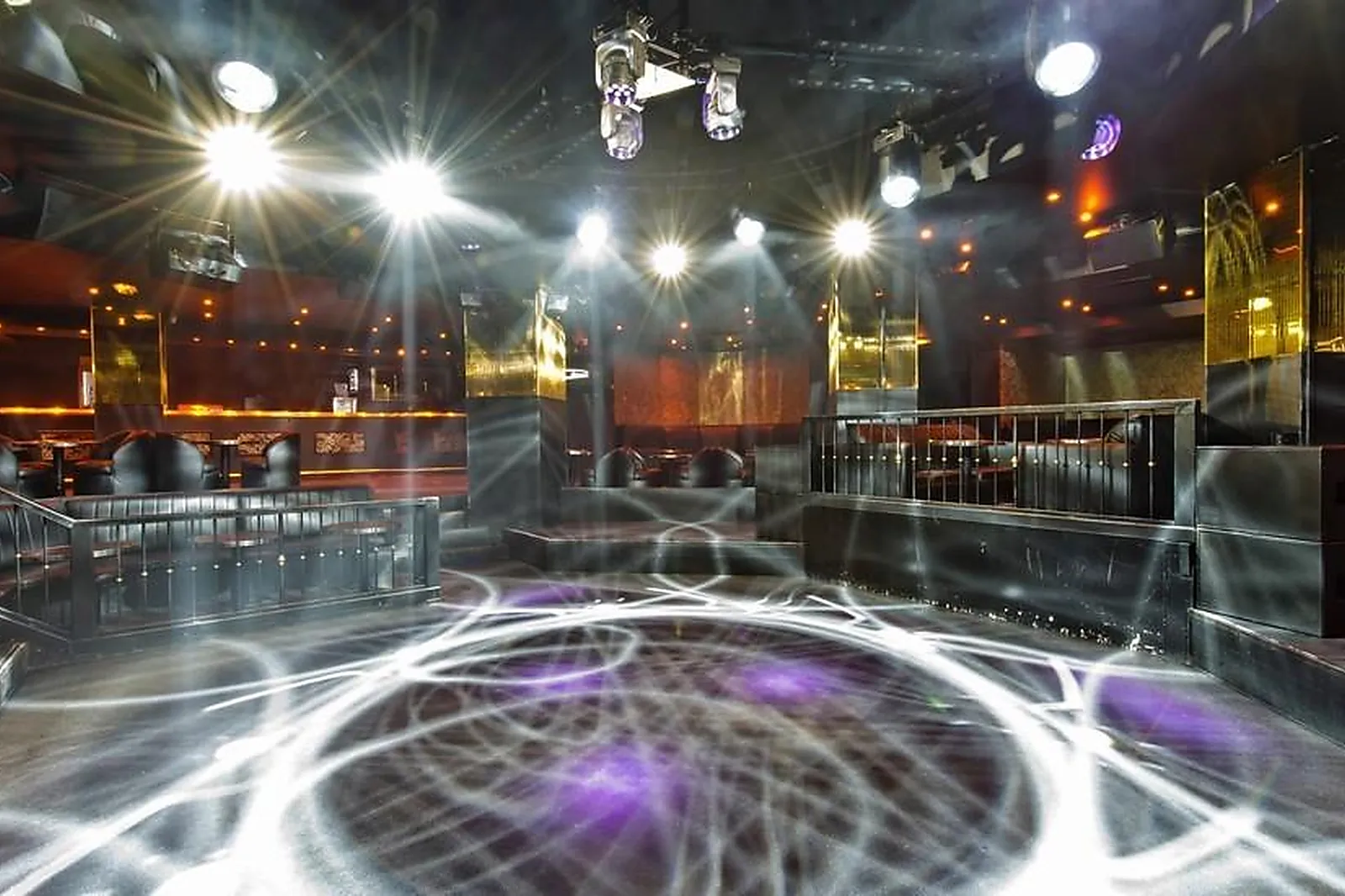 Lieux événementiels, LES PLANCHES