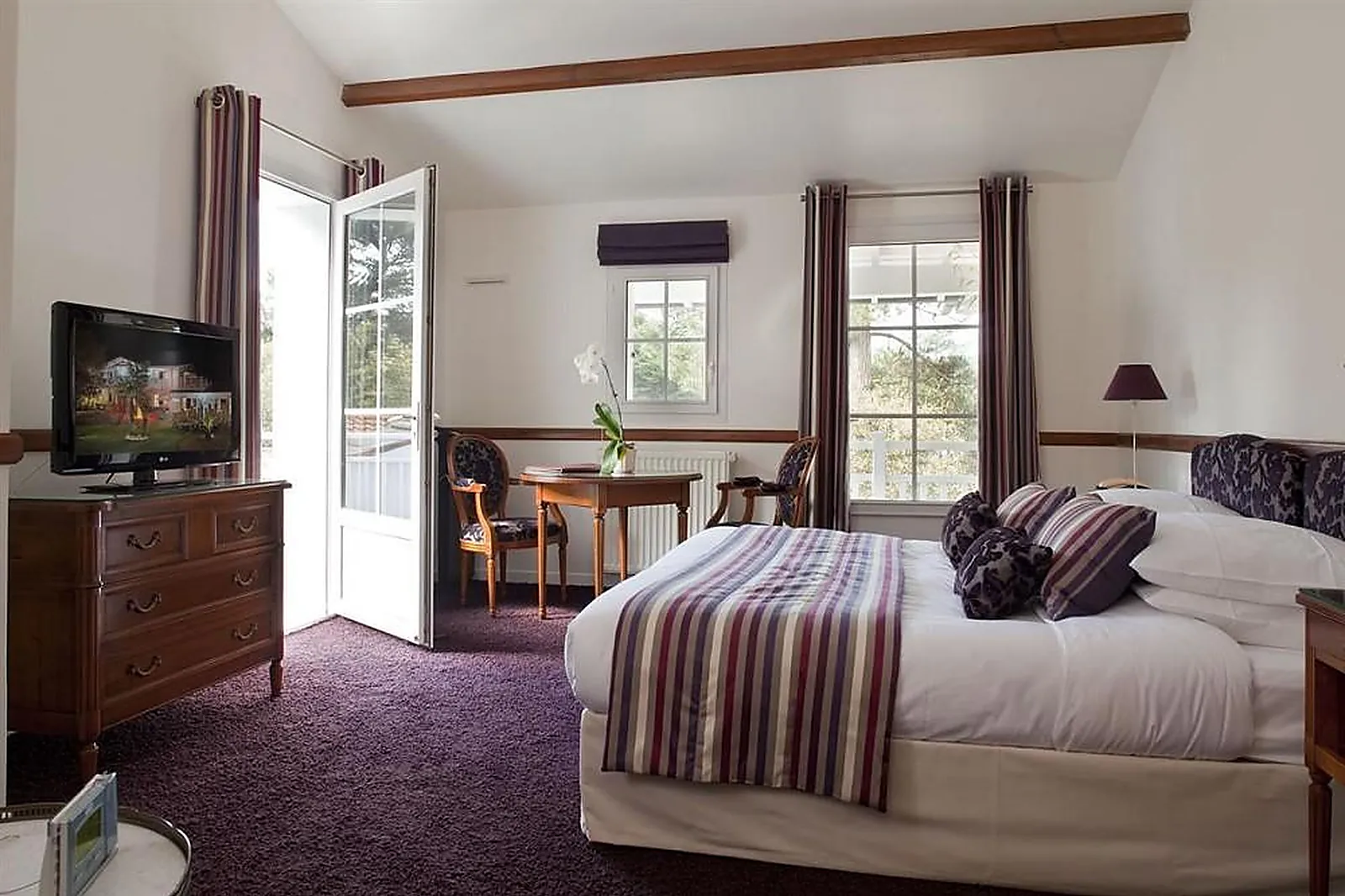 Lieux événementiels, LES PRATEAUX