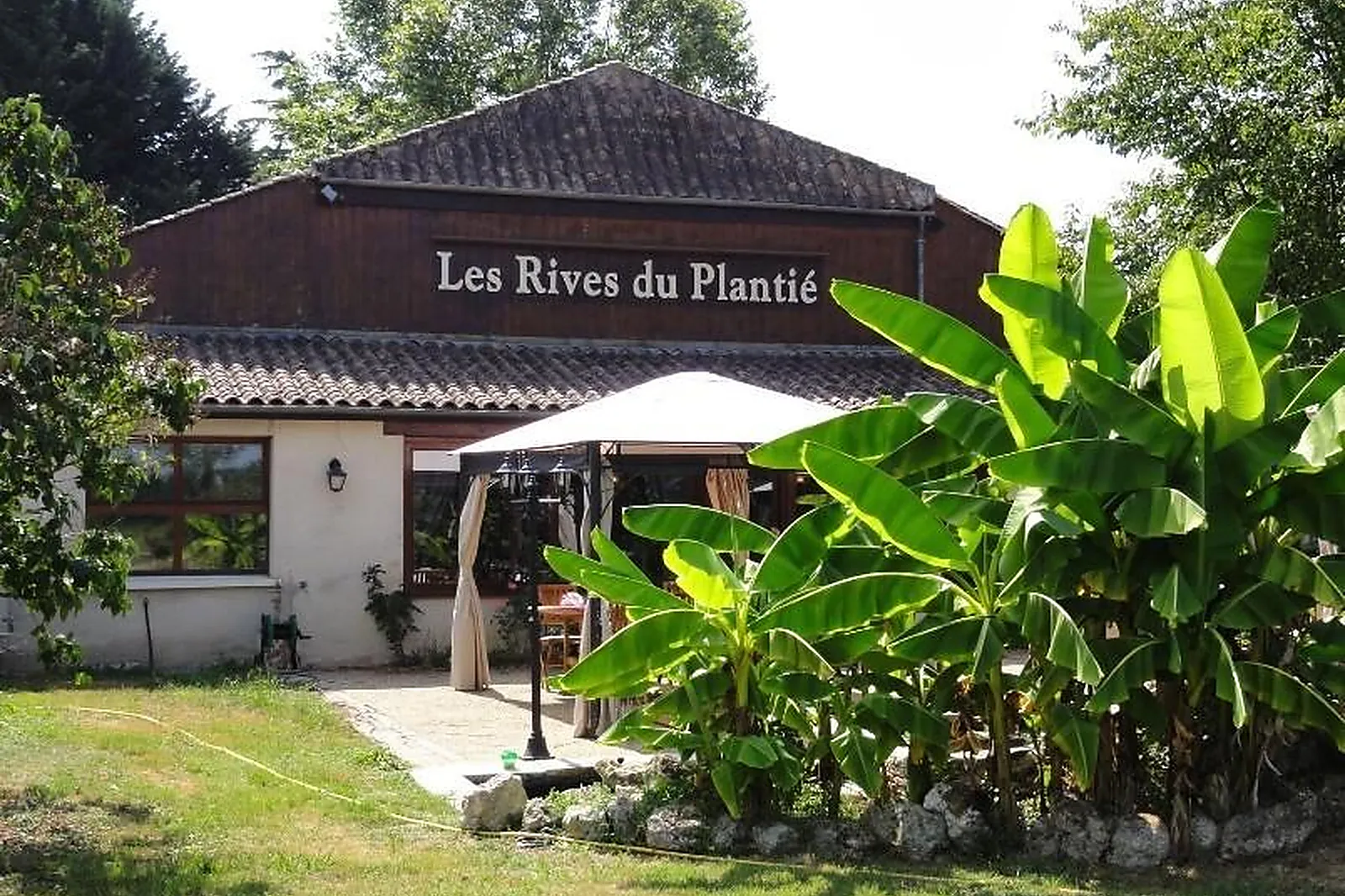 Lieux événementiels, LES RIVES DU PLANTIÉ