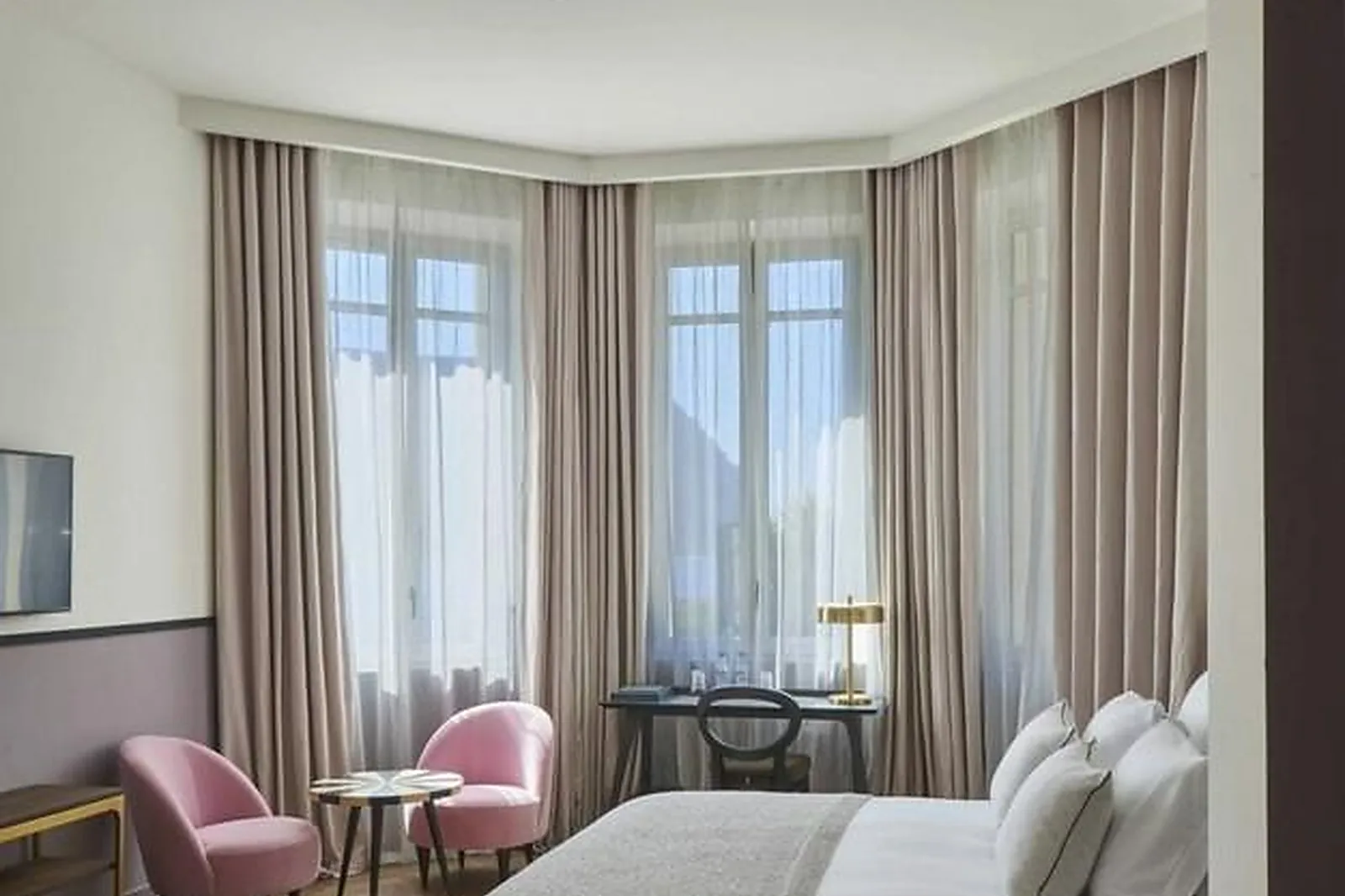 Lieux événementiels, LES ROCHES BLANCHES