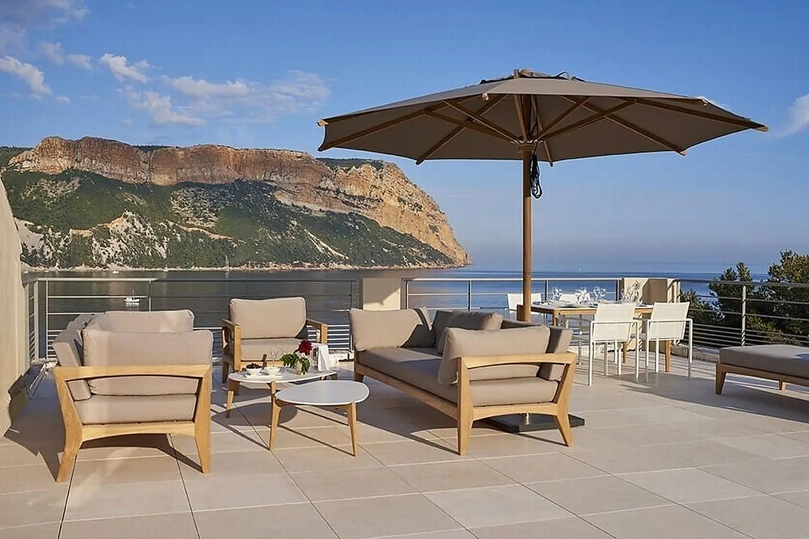 Lieux événementiels, LES ROCHES BLANCHES